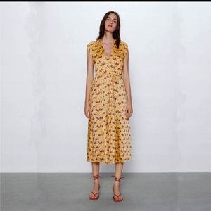 ZARA Pleated Sheath Dress Small Yellow Floral Print Sleeveless Cinched